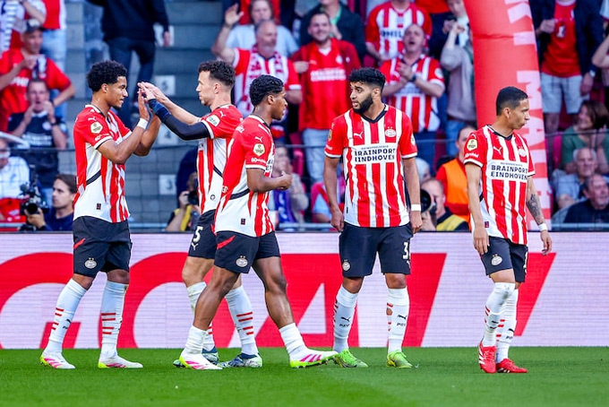 PSV đang đứng trước cơ hội lớn bảo vệ thành công chức vô địch