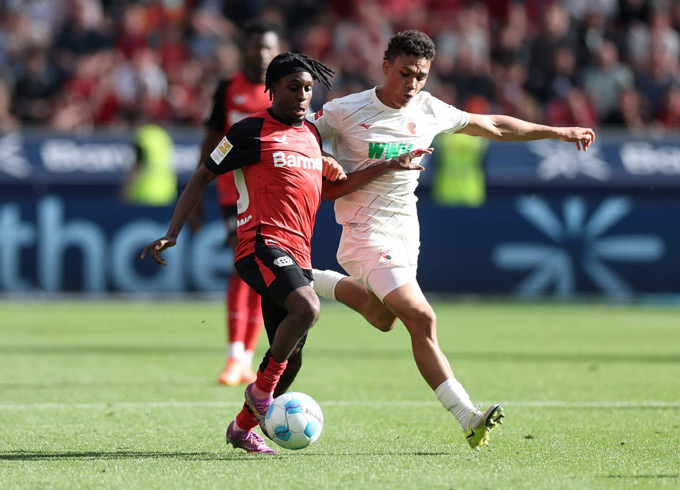 Frimpong là mẫu cầu thủ tấn công đá hậu vệ