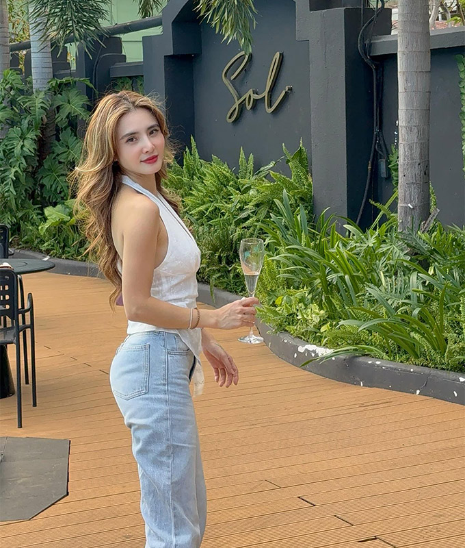 Lê Khánh Chi cực "slay" trong bộ ảnh mới nhất trên trang cá nhân 