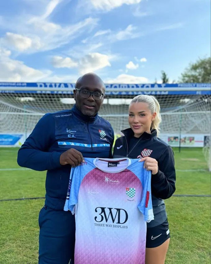 Madelene hiện đang khoác áo Chesham United Women’s