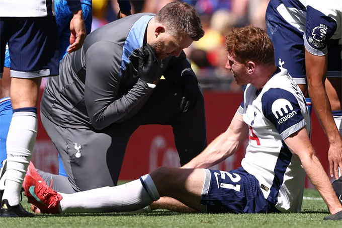 Chấn thương của Kulusevski khiến Tottenham chỉ còn 4 tiền vệ khỏe mạnh