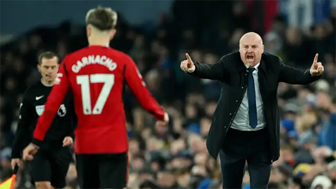 Sean Dyche khẳng định ông có thể cứu vớt MU nếu được bổ nhiệm làm HLV trưởng ở đây