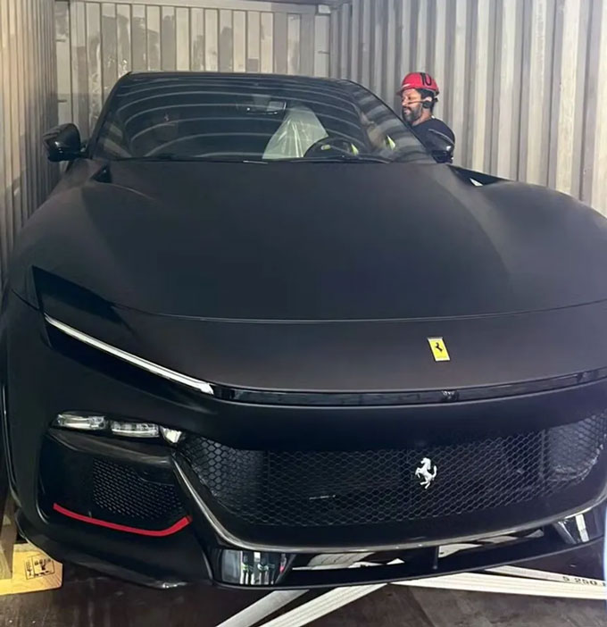 Siêu xe Ferrari Purosangue 