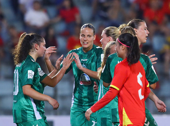 Werder Bremen có 4 bàn thắng - Ảnh: Đức Cường