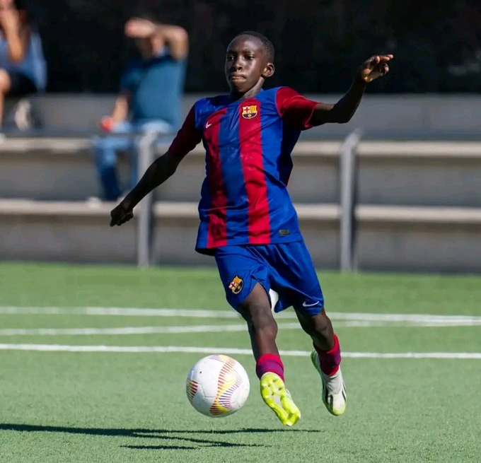 Fode Diallo trong màu áo đội U13 Barca