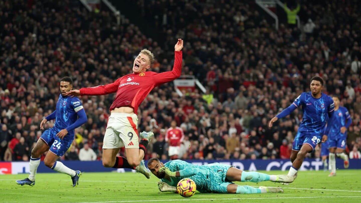 Roy Keane đã thẳng thừng gọi Hojlund là “thằng hề vô tích sự”