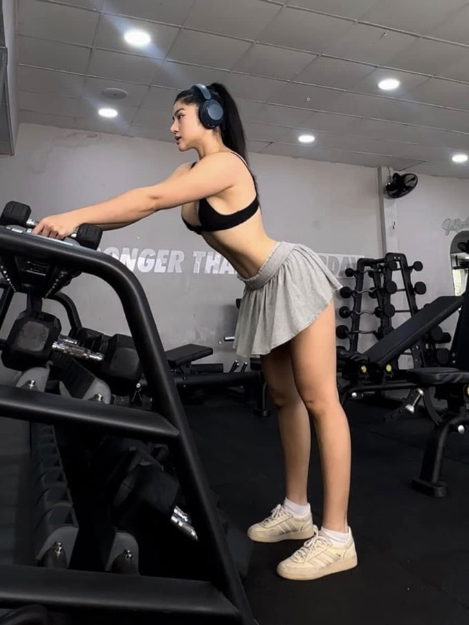 Kim Hà yêu thích thể thao và thường diện trang phục mát mẻ khi đi tập
