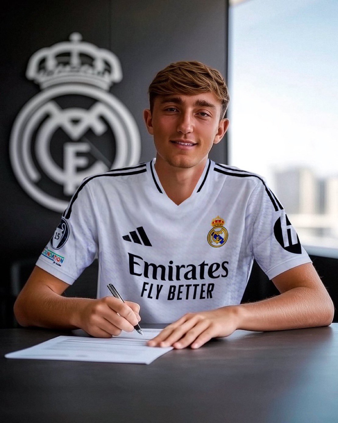Real Madrid quyết đoán trong vụ Huijsen.