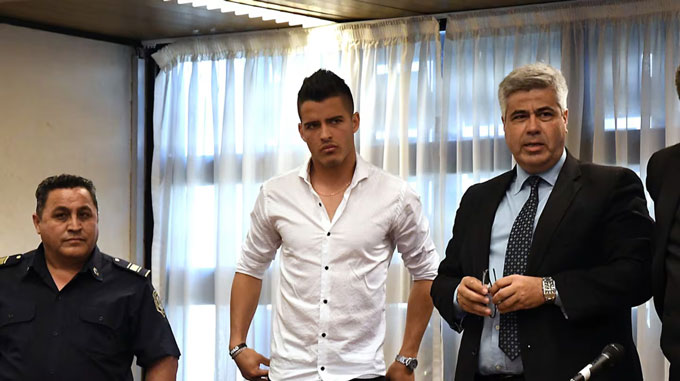  Alexis Zarate ra hầu tòa