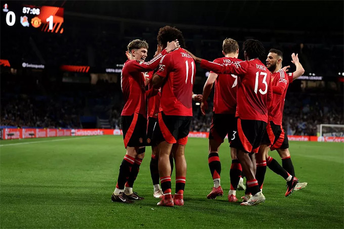 MU sẽ mặc trang phục áo đỏ quần đen ở chung kết Europa League