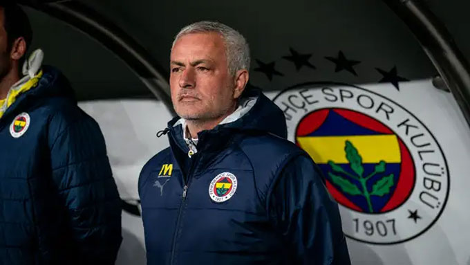 Mourinho không thể giúp Fenerbahce lật đổ Galatasaray