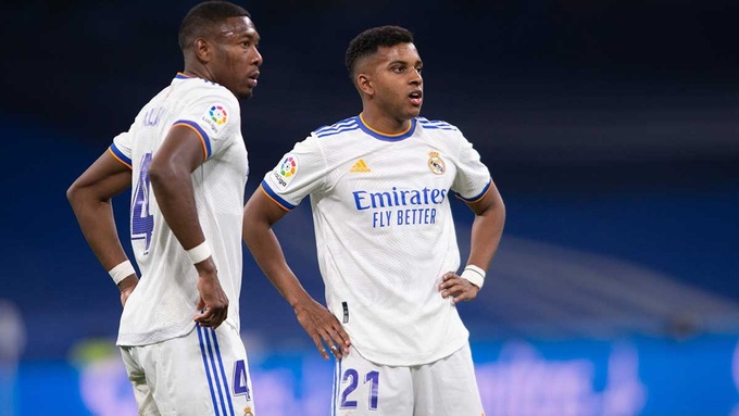 Cả Rodrygo lẫn David Alaba đều có khả năng phải rời Real Madrid.