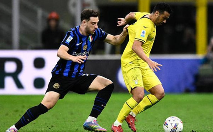 Inter bị gỡ hòa cay đắng ở phút cuối khiến cuộc đua vô địch Serie A vẫn tiếp tục