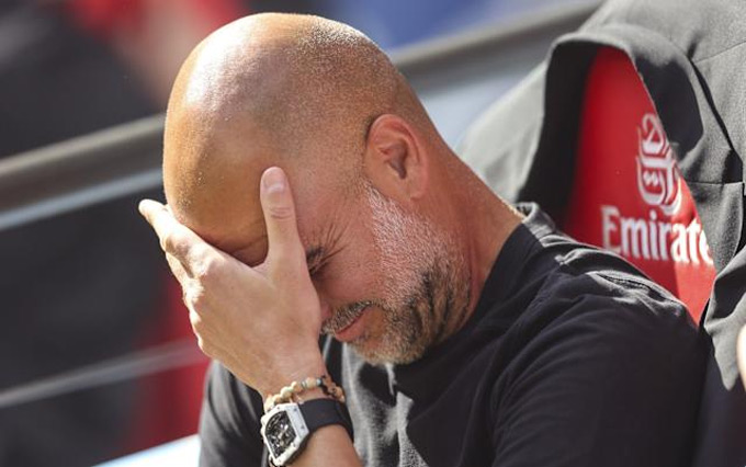 Guardiola đã phạm sai lầm trước Palace
