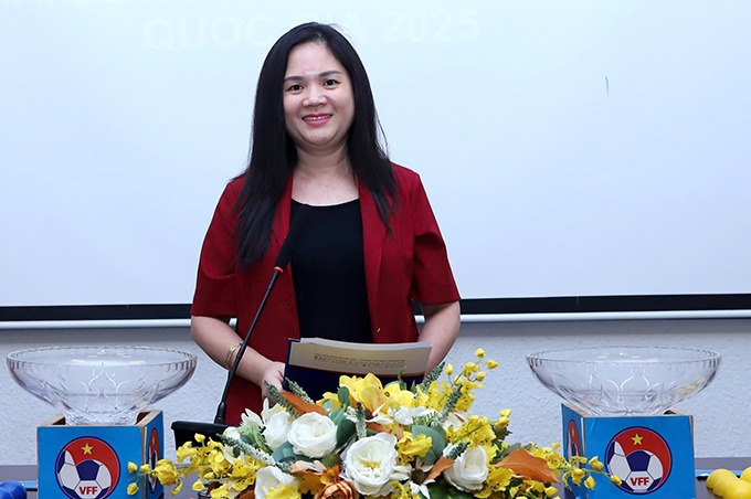 Bà Nguyễn Thanh Hà - Phó Tổng thư ký LĐBĐ Việt Nam đánh giá tầm quan trọng của giải U16 nữ Quốc gia - Ảnh: VFF 