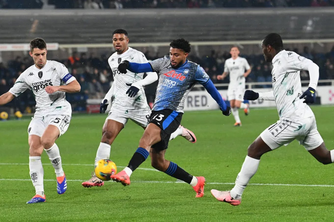 Ederson là tiền vệ xuất sắc của Serie A