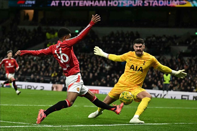 Amad không nên đá chính ở chung kết Europa League