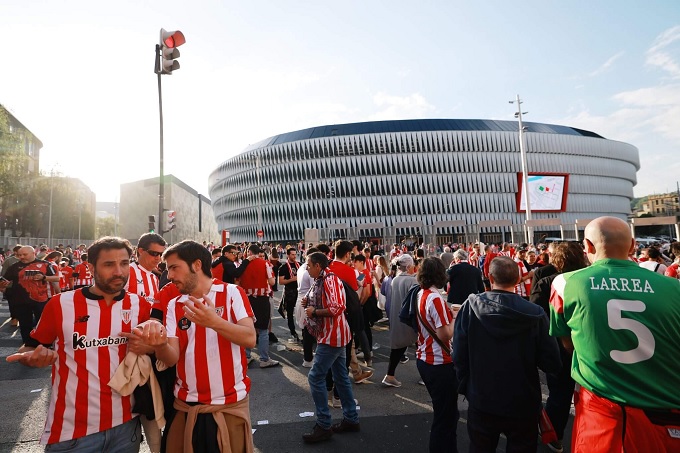 Màu áo đỏ trắng của Bilbao có nguồn gốc từ Anh