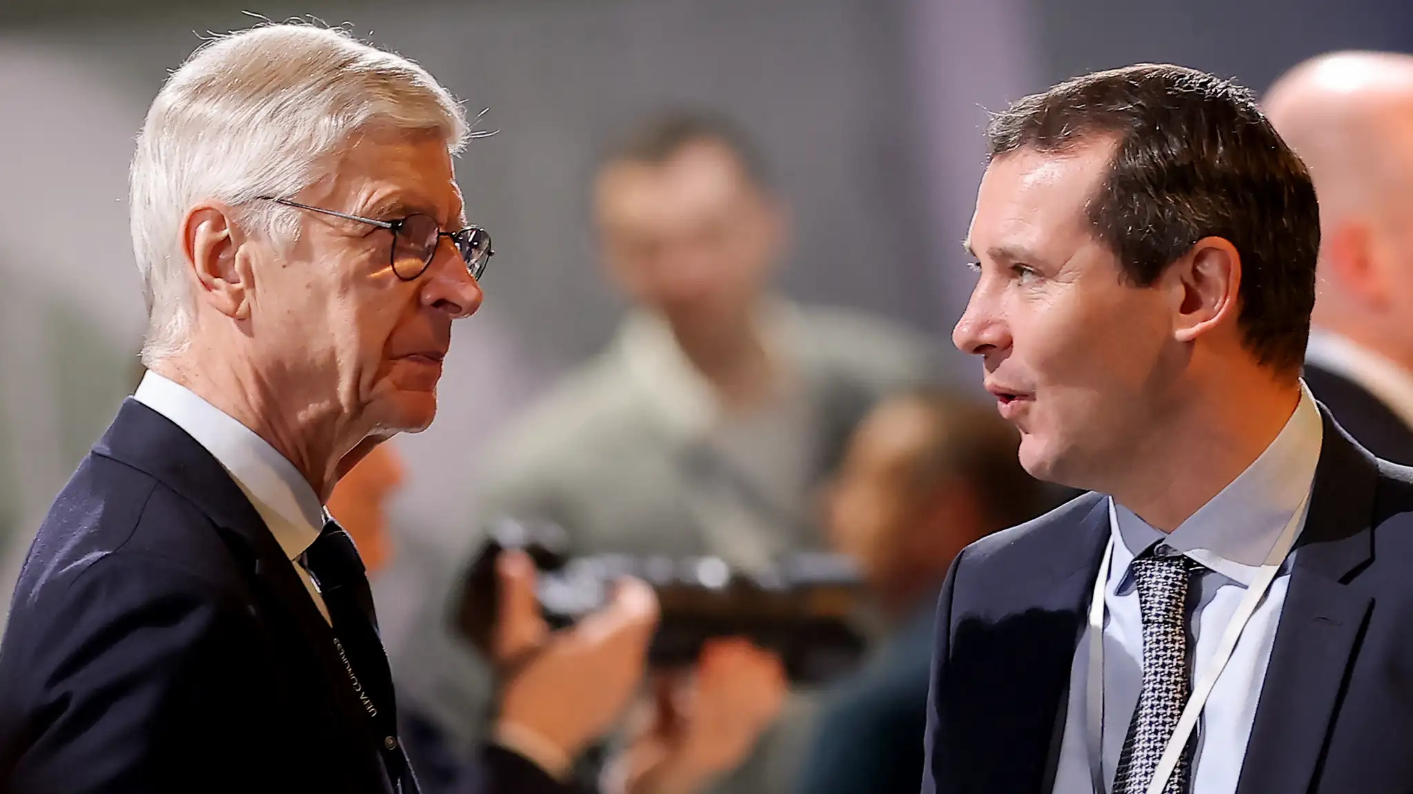 Arsene Wenger, người đã gây ra một cuộc tranh luận lớn về việc liệu MU hay Spurs có xứng đáng tham dự Champions League 2025/26 không