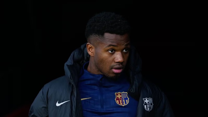 Vị trí quen thuộc của Ansu Fati ở Barca mùa này là ghế dự bị.