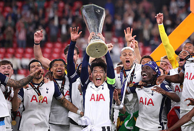 Son Heung-min giành chức vô địch Europa League 2024/25 cùng Tottenham
