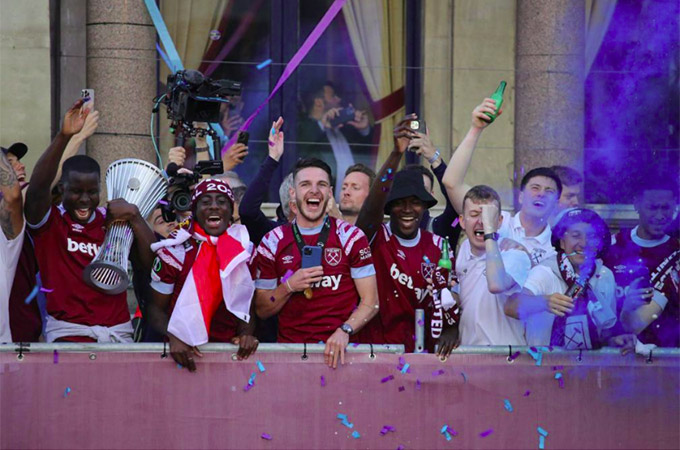 West Ham ăn mừng chức vô địch Conference League 2023