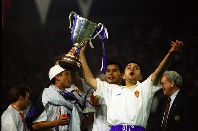 Zaragoza hạ gục Arsenal 2-1 để đăng quang cúp C2 1995
