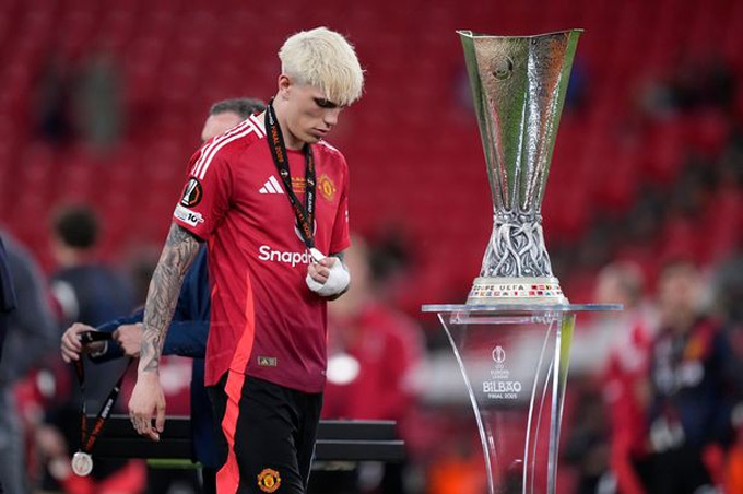 Garnacho thất vọng vì không được đá chính ở chung kết Europa League