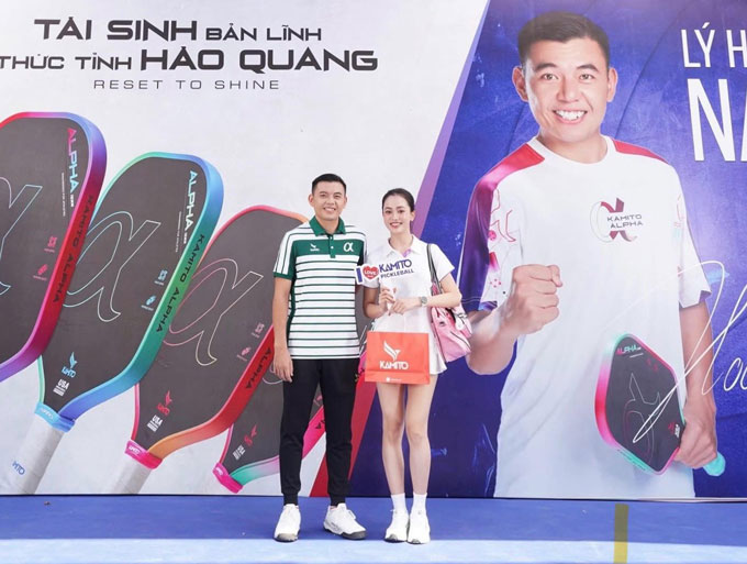 Đặng Yến bên Lý Hoàng Nam