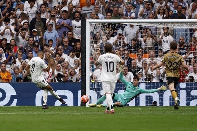 Mbappe lập cú đúp trong trận thắng Sociedad 2-0