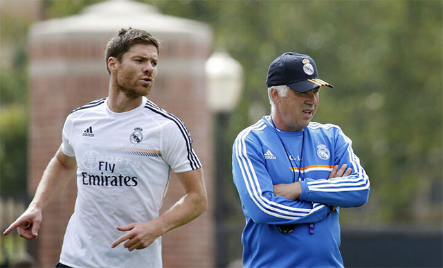 HLV Ancelotti là thầy của Alonso ở cả Real và Bayern Munich
