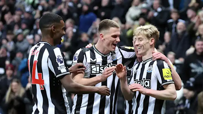 Newcastle có vé dự Champions League mùa tới