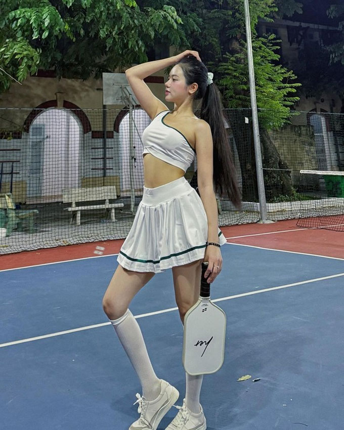 Y Nhi rất chăm chỉ chơi pickleball
