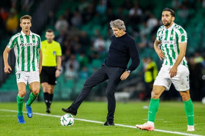 HLV Pellegrini đã sẵn sàng đối đầu với trò cũ ở chung kết Conference League 2024/25