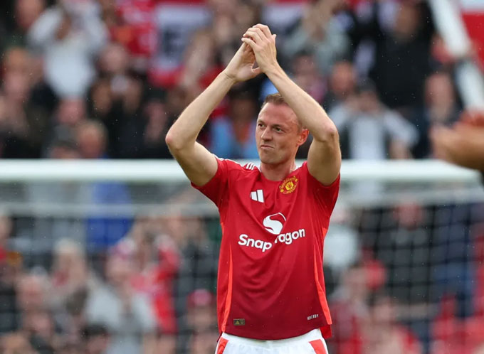Jonny Evans rời MU