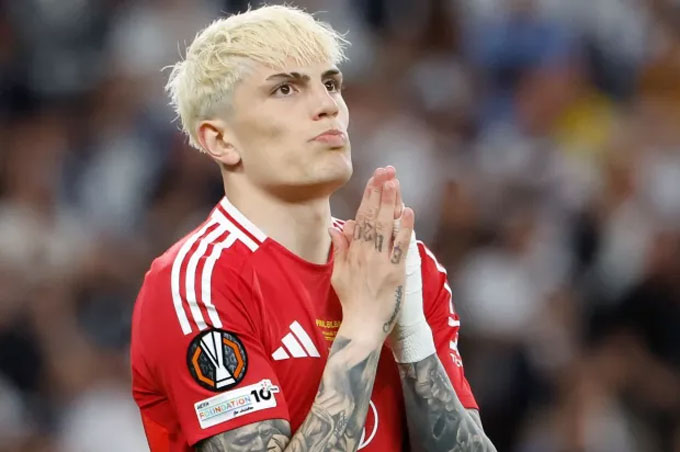  Alejandro Garnacho suýt bị trộm mò vào nhà