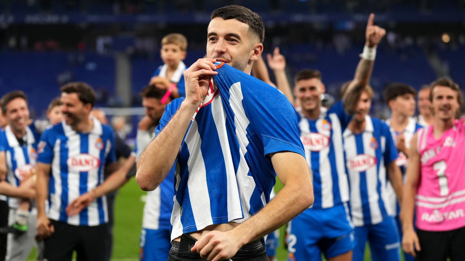 Garcia đã hôn lên logo CLB và có thể từ chối trở thành cầu thủ của Barca