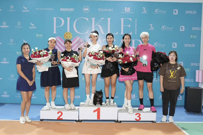 Cô từng giành khá nhiều danh hiệu khi chơi pickleball