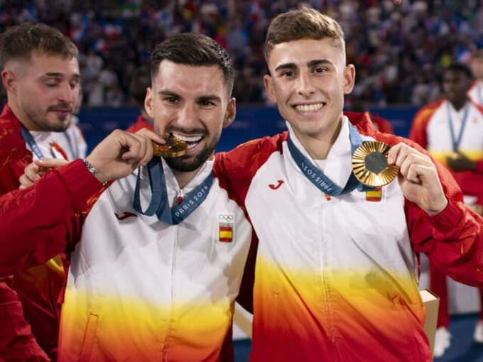 Fermin đã chơi liên tục cho cả Barca, ĐT Tây Ban Nha và đội Olympic trong mùa hè 2024.