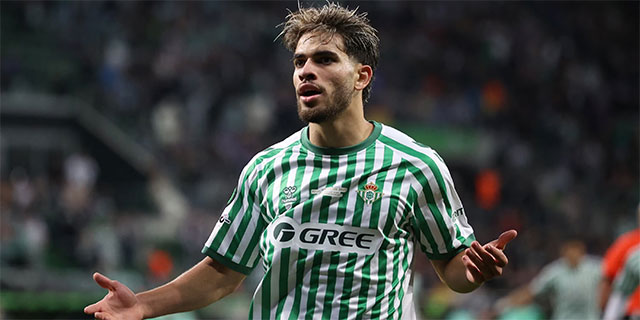 Ezzalzouli ghi bàn cho Betis trước khi rời sân vì chấn thương