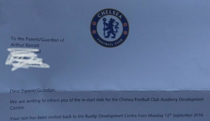 Barratt gia nhập học viện trẻ Chelsea năm 2016