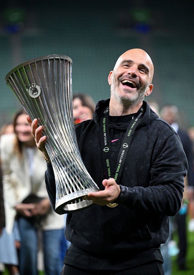 HLV Maresca xứng đáng được tôn vinh sau chiến tích giúp Chelsea giành chức vô địch Conference League