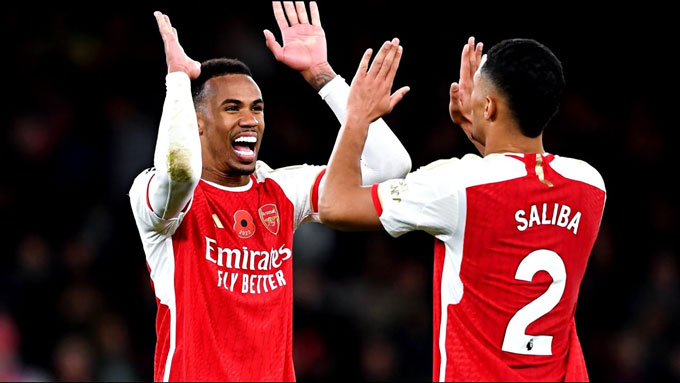Cặp đôi Gabriel và Saliba của Arsenal vẫn đang tiến bộ từng ngày