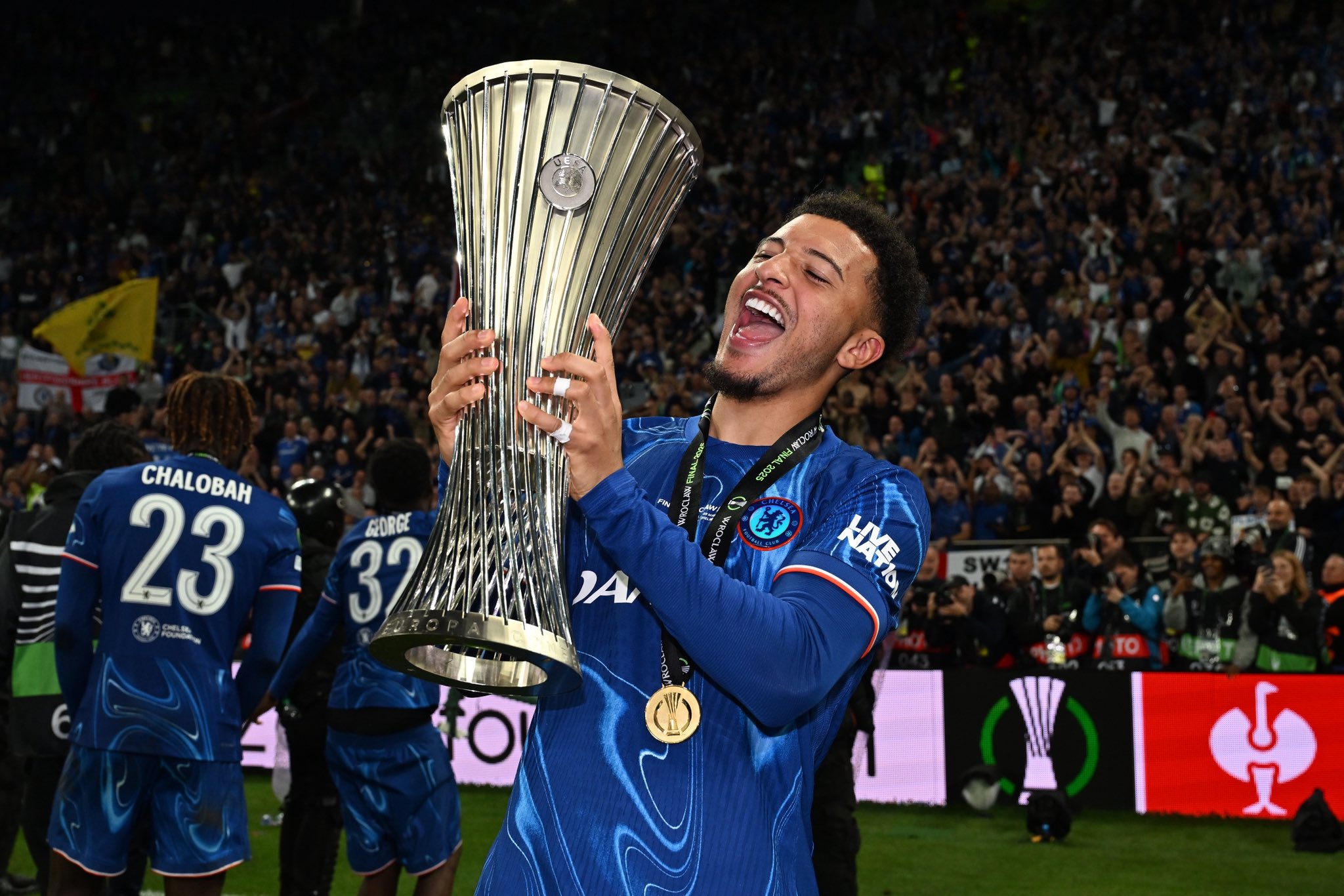Sancho sẽ giảm lương để sớm được Chelsea mua đứt?