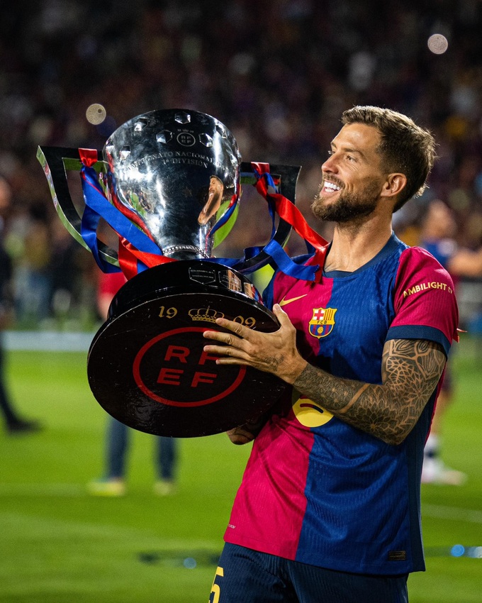 Kể cả có bị xử thua Osasuna 0-3, Barca vẫn giữ được chức vô địch La Liga.