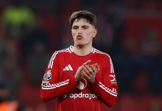 Aston Villa tranh Garnacho với Napoli và Chelsea