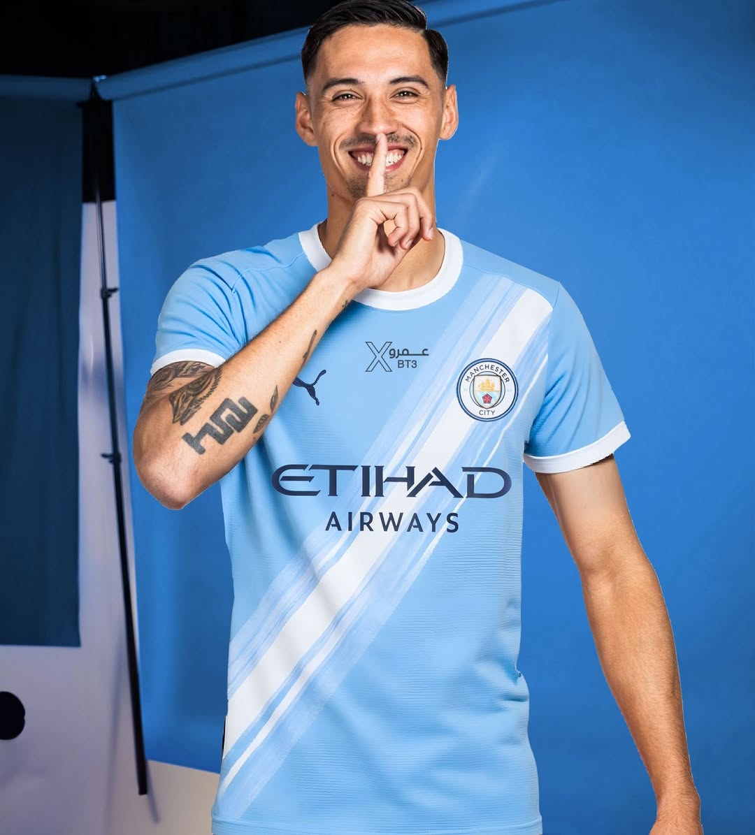 Tuy tiền chưa trao, cháo chưa múc nhưng các "Photoshop thủ' đã đưa Reijnders đến Man City