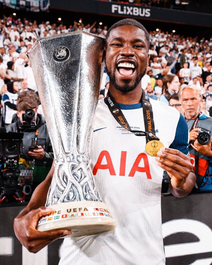 Danso được Tottenham mua đứt sau nừa mùa giải thi đấu theo dạng cho mượn