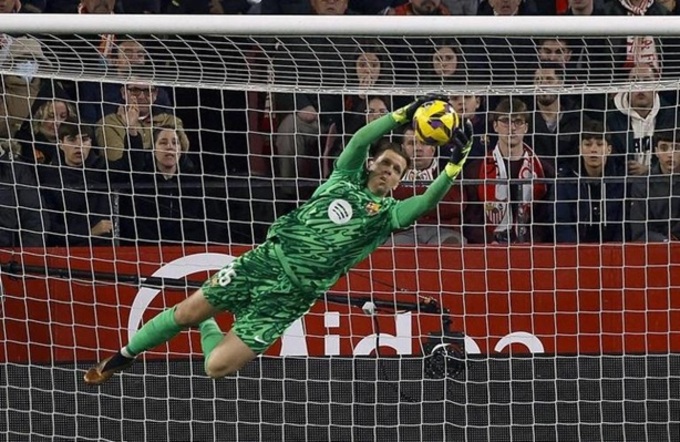 Wojciech Szczesny muốn gắn bó hơn nữa với Barca 