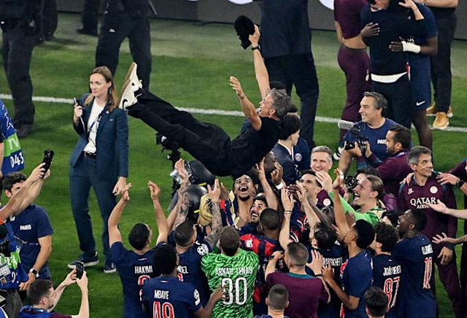 Enrique cùng dàn cầu thủ trẻ của PSG đã đạt được cột mốc đáng nhớ
